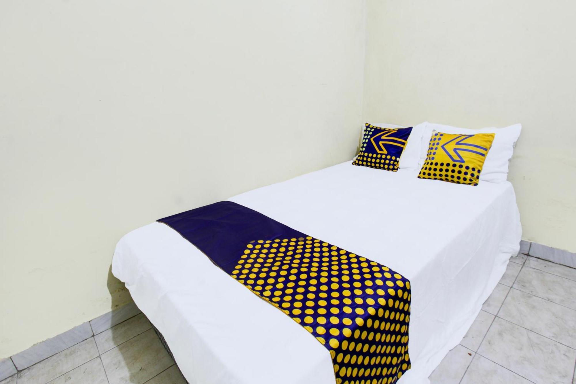 Hotel Oyo Life 93284 Kos Cendana Raya Mataram Esterno foto