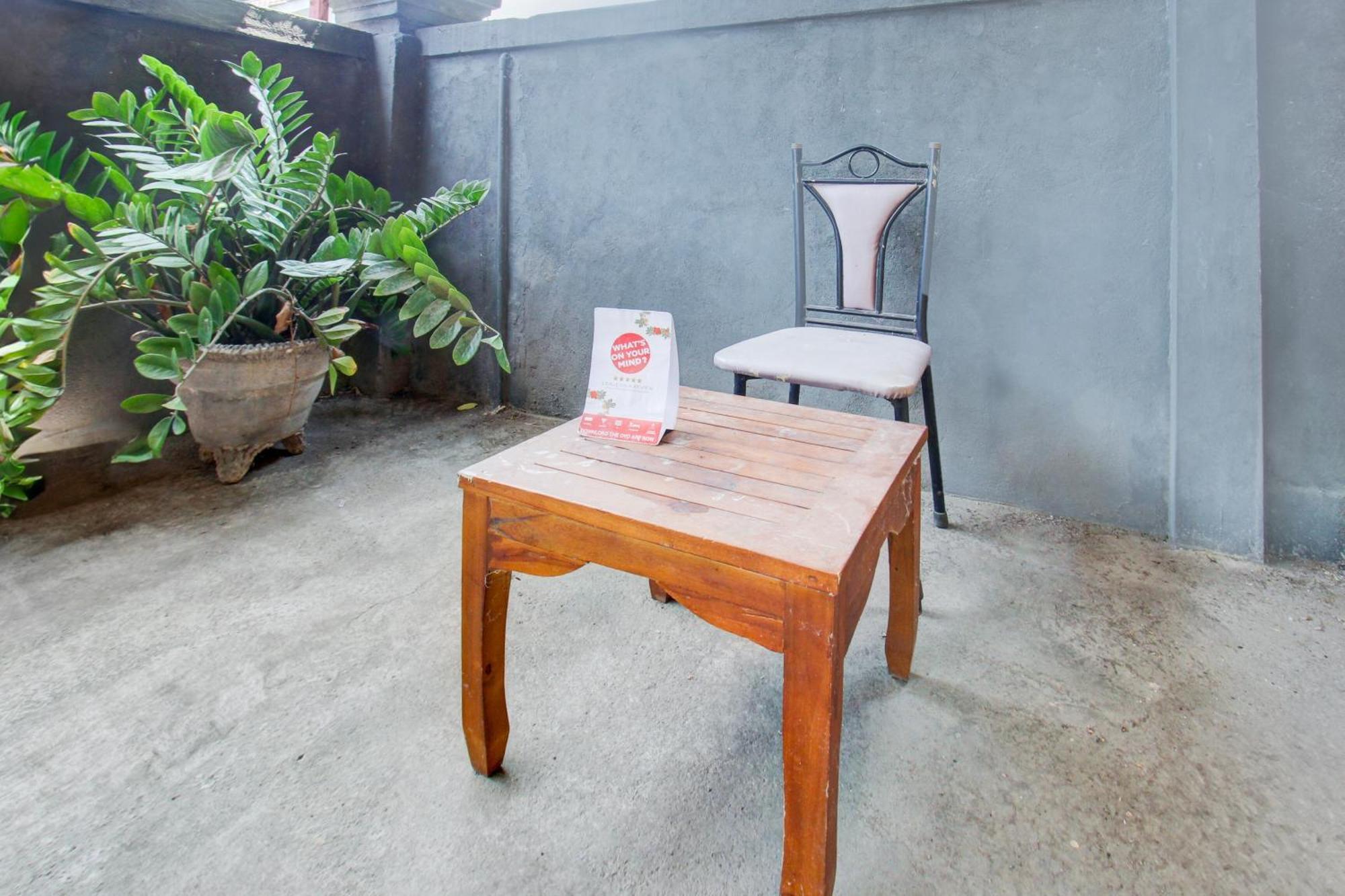 Hotel Oyo Life 93284 Kos Cendana Raya Mataram Esterno foto