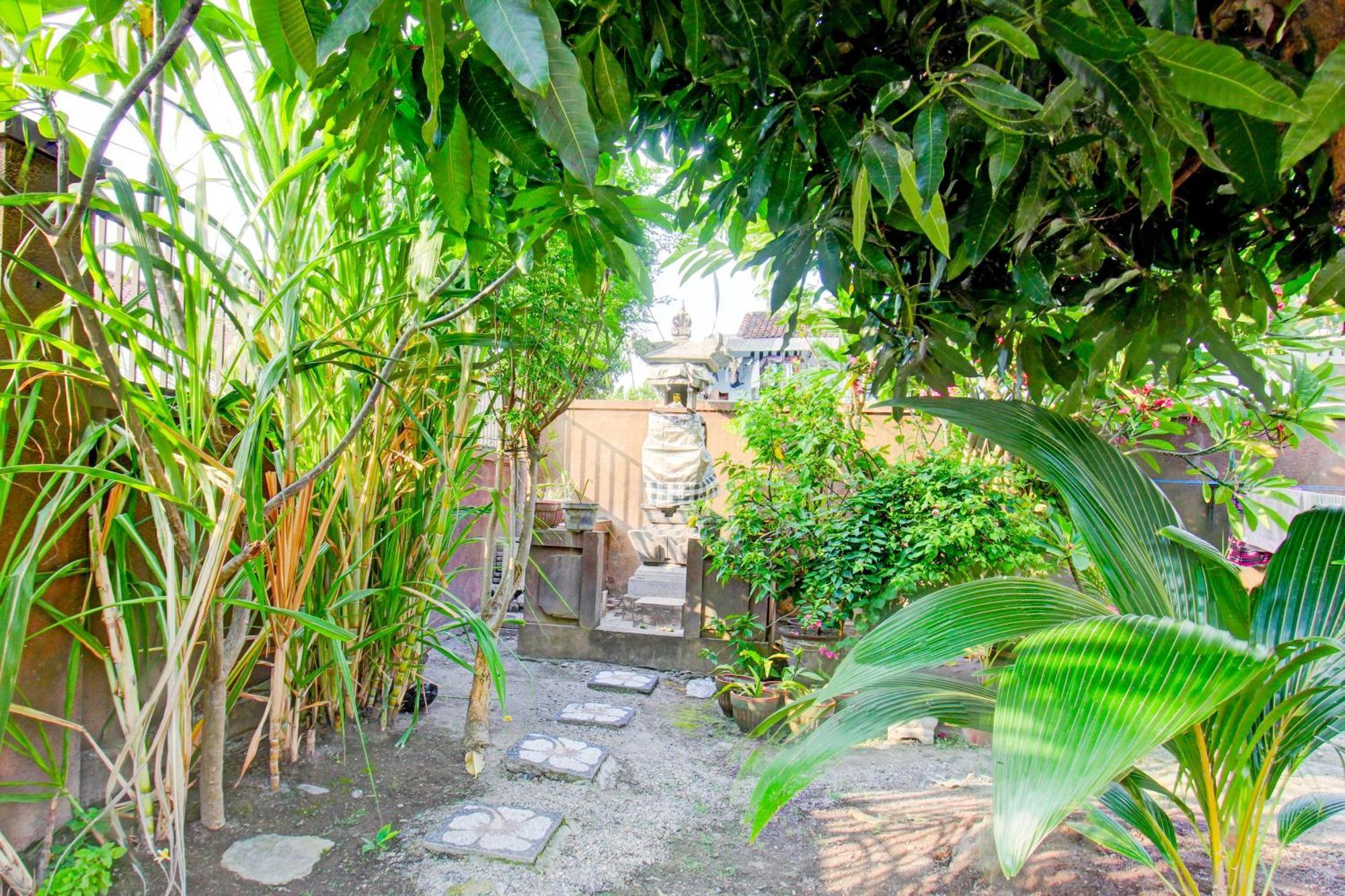Hotel Oyo Life 93284 Kos Cendana Raya Mataram Esterno foto