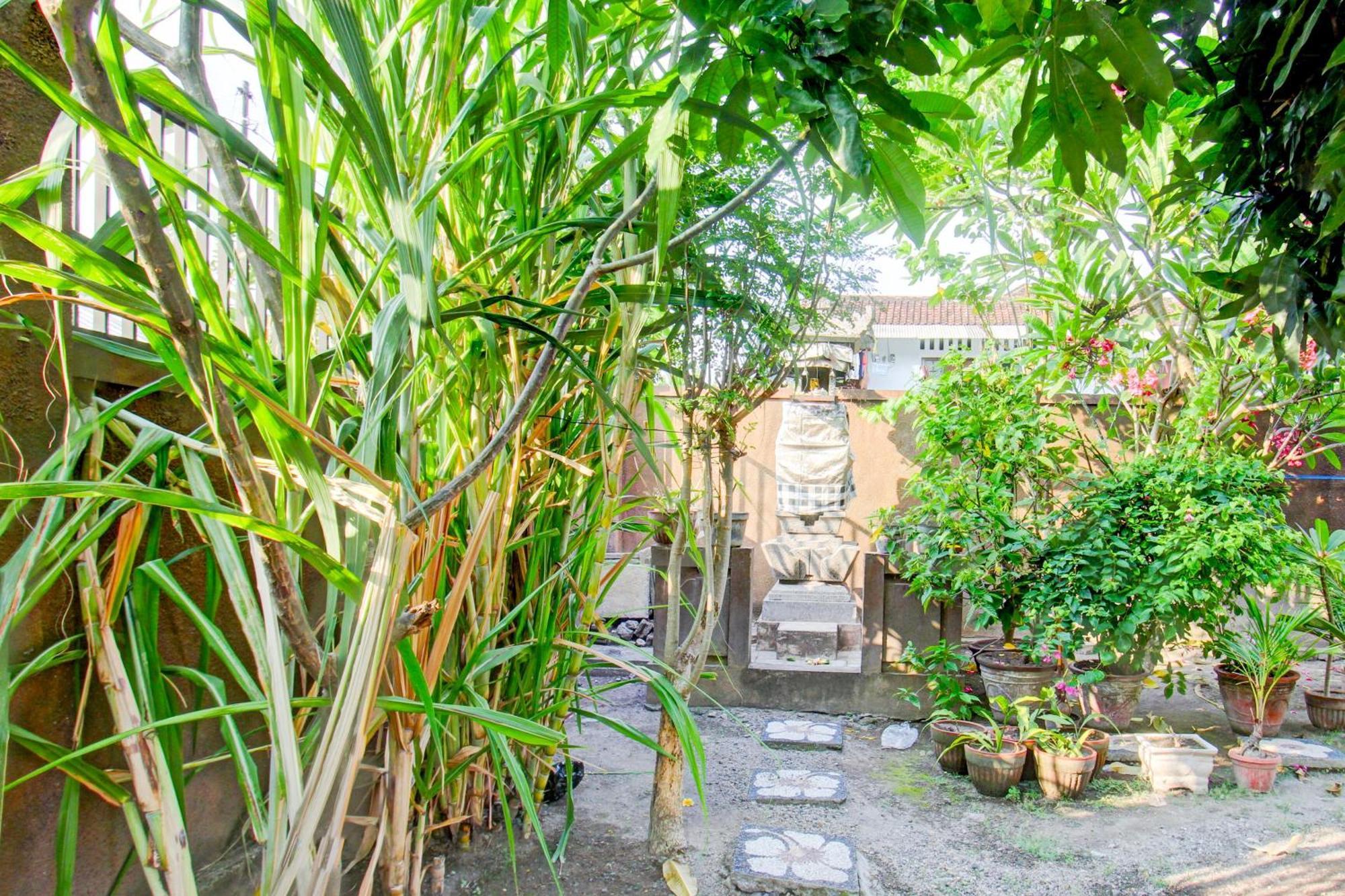Hotel Oyo Life 93284 Kos Cendana Raya Mataram Esterno foto